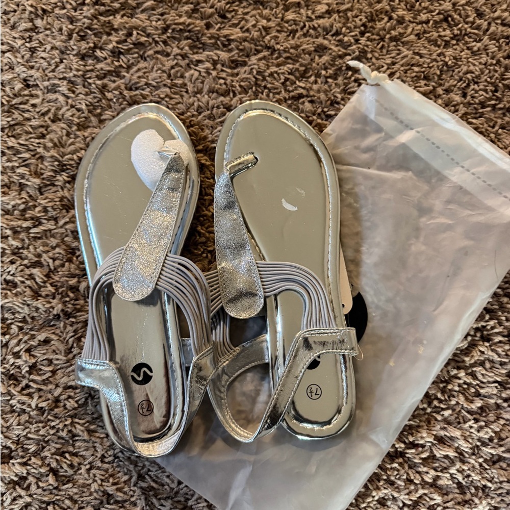 Women’s Silver Elastic-Strap Sandals